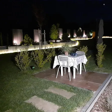 Le Jardin Des Pies Bed & Breakfast Manspach