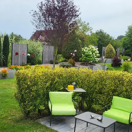 Le Jardin Des Pies Bed & Breakfast Manspach