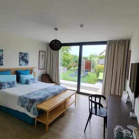 Le Jardin Des Pies Bed & Breakfast *